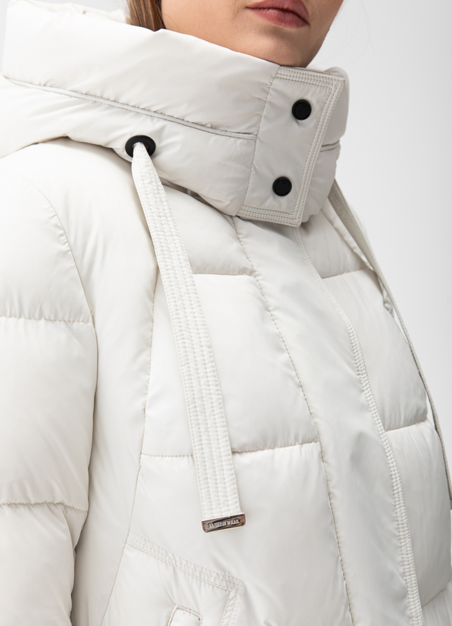 Женский пуховик с капюшоном  модель № 28384 универмаг малина