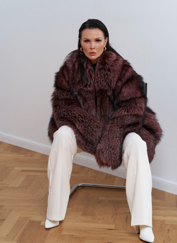 Шуба из меха чернобурки розового цвета