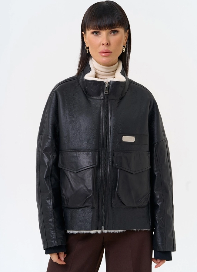 Женский пуховик из натуральной кожи с отделкой из овчины модель № 28577 в рассрочку