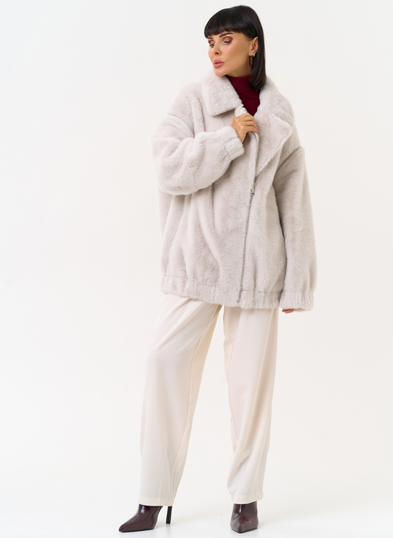 Женский бомбер из эко меха со съемными рукавами