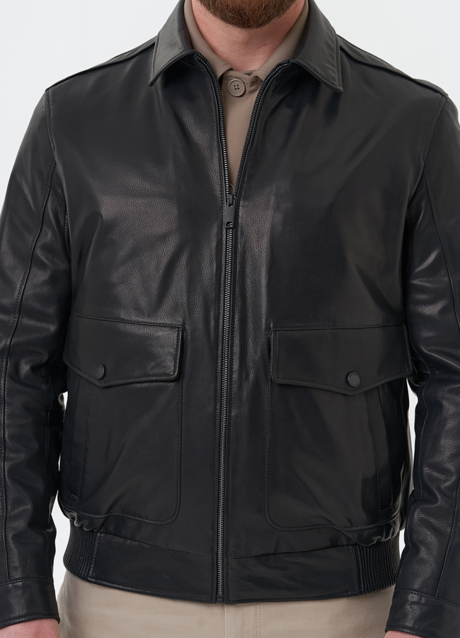 Мужская куртка из натуральной кожи черного цвета  модель № 30068 универмаг малина