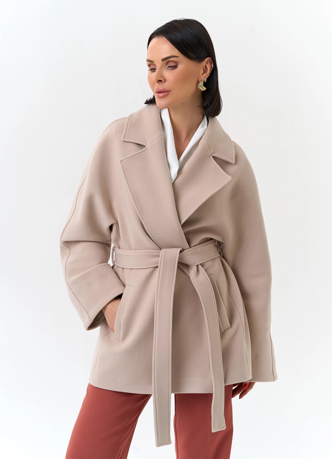 Женское укороченное пальто с английским воротником модель № 32639 в кредит