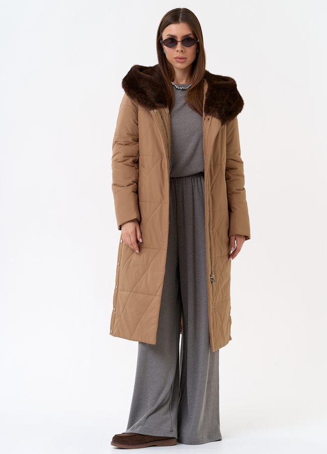 Пуховик с капюшоном из эко меха модель № 28400 универмаг малина