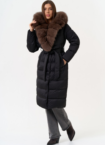 Женский пуховик с капюшоном из меха песца
