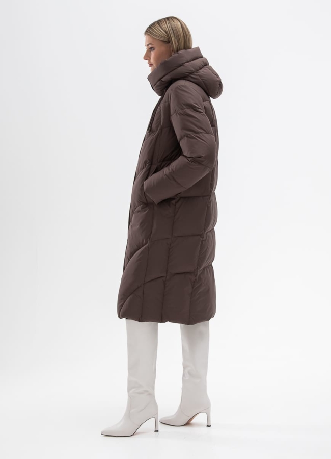 Женский пуховик коричневого цвета с капюшоном модель № 31114 в рассрочку