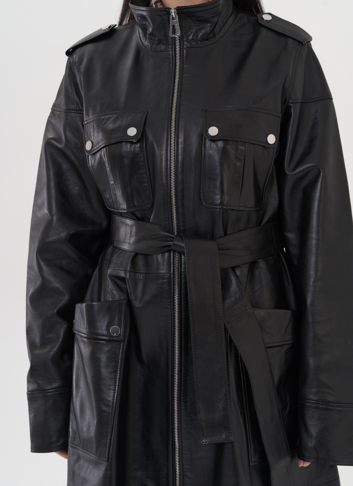 Плащ из натуральной кожи черного цвета