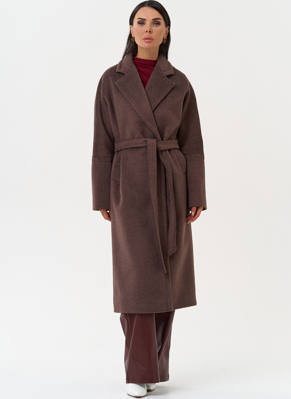 Женское пальто с английским воротником