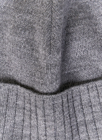 Шапка мужская серого цвета