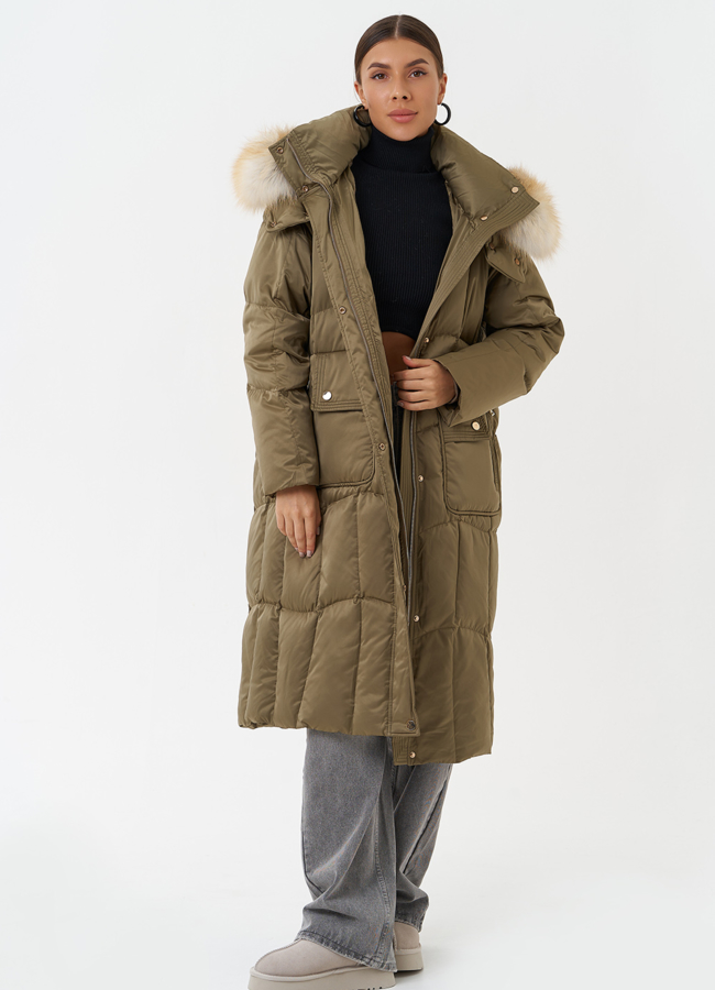 Пуховик с капюшоном из меха лисы модель № 28850 универмаг малина